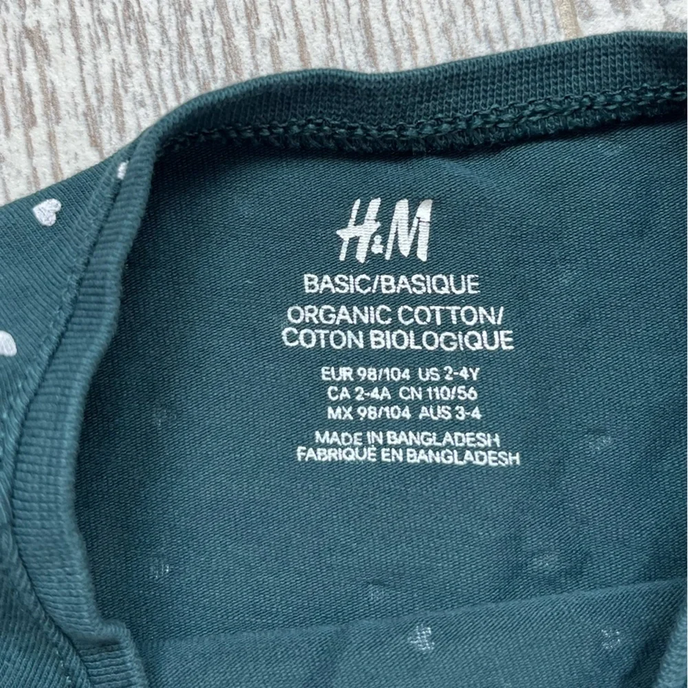 H&M Girls Long Sleeve Tiny Heart Shirt Size 2T Teal Green Soft